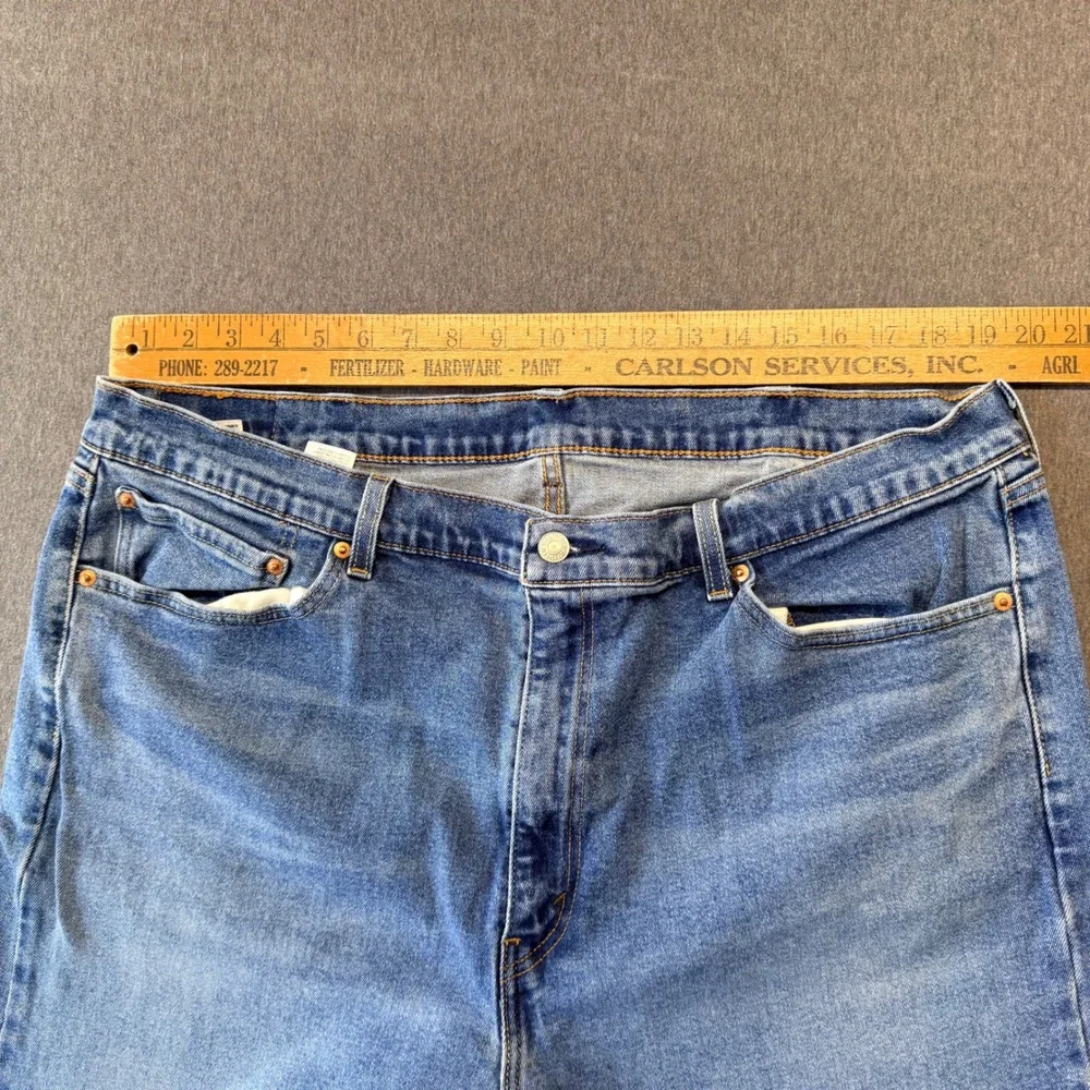 Levis 505 Regular Fit Jeans Mens 42x30 Medium Wash Blue Straight Leg Denim